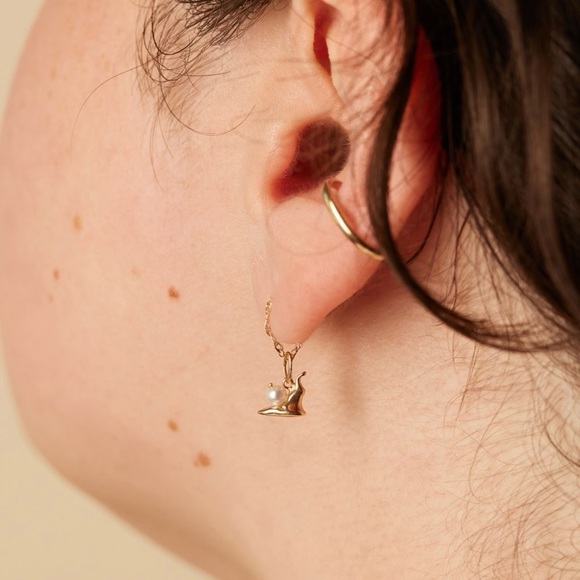 Catbird NYC Phyllis the Snail Charm 14K Solid Gold & Pearl - Picture 4 of 6